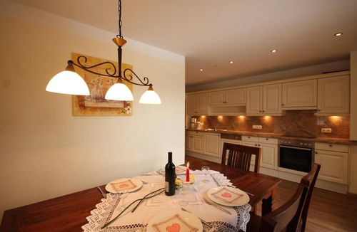 Zillertal Apartment | Apartment Das Krumerhaus – "Der Gerlosstein" with Mountain and Village Square Views, Balcony