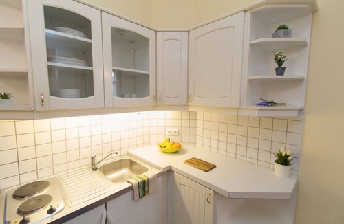 Rudolfsheim-Funfhaus Apartment | Apartment für 6 Personen, 2 Schlafzimmer und Wohnzimmer