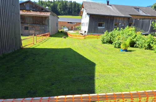 Schwarzenberg Apartment | Apartment 'Ferienwohnung in Altem Bauernhaus' with Mountain View, Private Garden and Wi-Fi