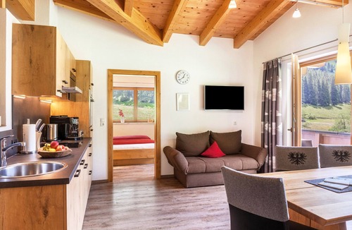 Madseit Apartment | Apartment 'Haus Marchegg - Edelweiß' with Mountain View