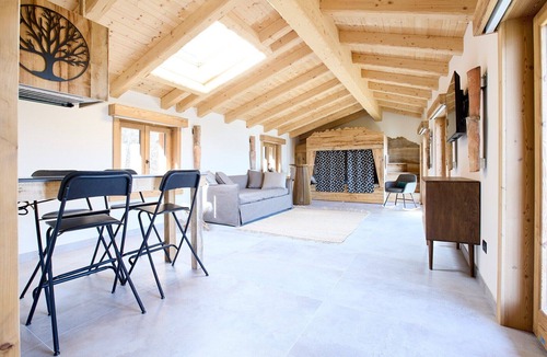 Civenna Apartment | Apartment in Luxury Chalet “Baita Treeb Breva” with Lake View & Wi-Fi - Civenna (Bellagio)
