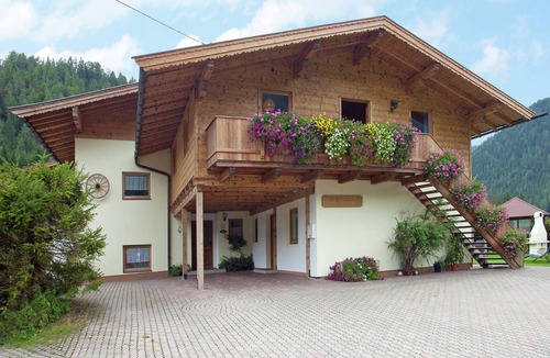Waidring Apartment | Apartment in Waidring near Ski Slopes