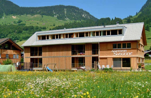 Au Apartment | Apartment Mittagsfluh [upper floor | 45 m²] - Apartments Susanne