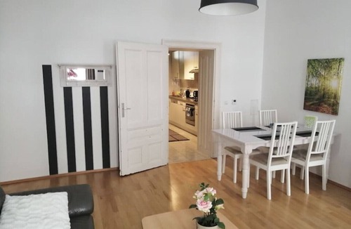 Funfhaus Apartment | Apartment near Schönbrunn