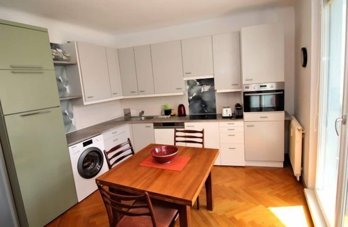 Innere Stadt Apartment | Apartment Opera by Interhome