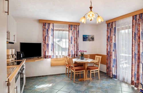 Weidach Apartment | Apartment "Sterngucker Suite" with Mountain View, Shared Garden and Wi-Fi