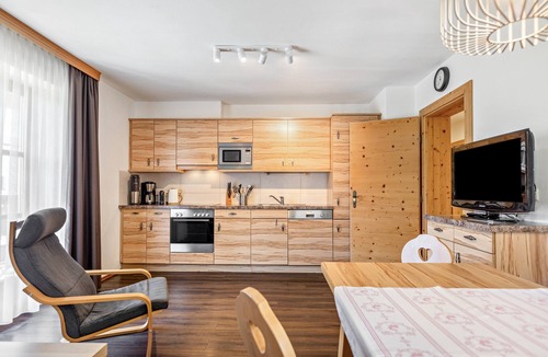 Grossarl Apartment | Apartment 'Stockinger B4' with Mountain View, Shared Garden and Wi-Fi