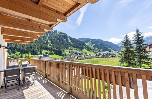 Grossarl Apartment | Apartment 'Stockinger B4' with Mountain View, Shared Garden and Wi-Fi