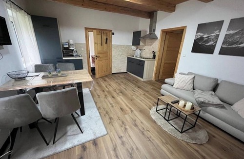 Bad Bleiberg Apartment | Apartment with mountain view and garden. Family & pet friendly