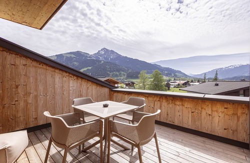Oberndorf bei Kitzbuhel Apartment | Apartment with 3 private terraces