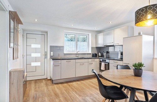 Lustenau Apartment | Apartment 'Winder' with Mountain View, Private Terrace and Wi-Fi