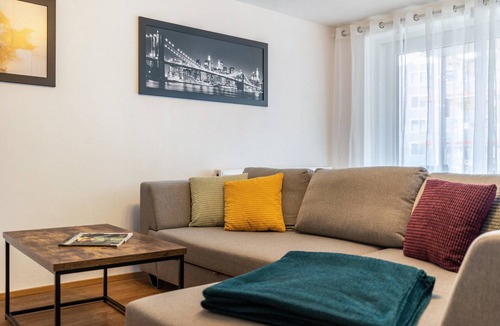 Lustenau Apartment | Apartment 'Winder' with Mountain View, Private Terrace and Wi-Fi