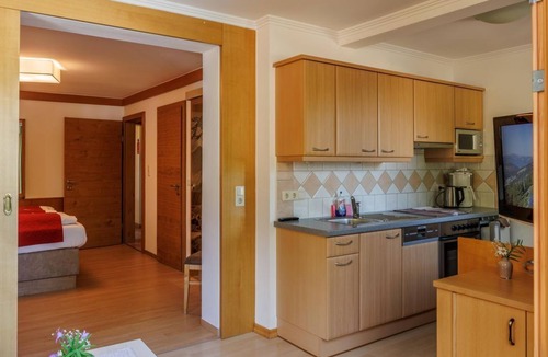 Schildlehen Bed & Breakfast | App. 105 - 1 bedroom, living room/kitchen, bathroom - Aparthotel Das Hochkönig