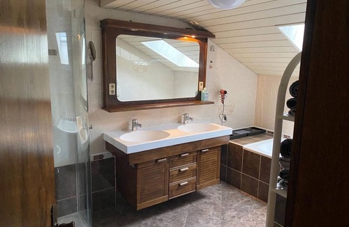 Stall Apartment | Appartement Gletscherblick by Interhome