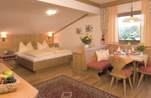 Kramsach Apartment | Appartement Seehof Top 4 - Camping & Appartements Seehof