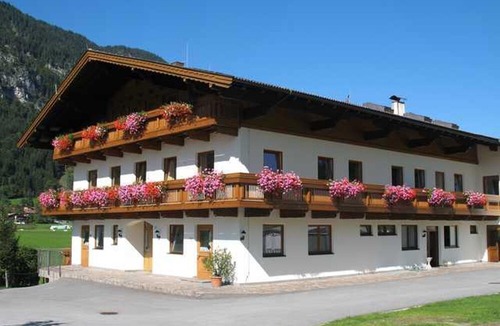 Kramsach Apartment | Appartement Seehof Top 7 - Camping & Appartements Seehof
