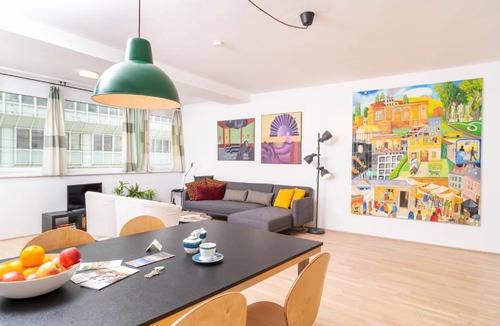 Wieden Apartment | Art Apartment Karlsplatz by ichbucheAT