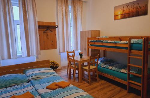 Favoriten Apartment | Astoria Central Appartement 10 minutes to downtown long term stay also possible