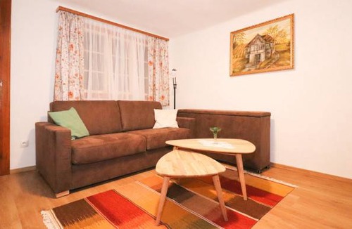 Deutsch Schuetzen-Eisenberg House | 1 bedroom accommodation in Deutsch Schützen