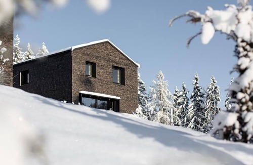Buerserberg House | Barga 153 - Holiday home, shower or bath, WC, quiet