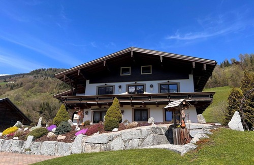 Muhlbach im Pinzgau Apartment | Beautiful apartment for 8 people with WIFI, TV, terrace, pets allowed and panoramic view