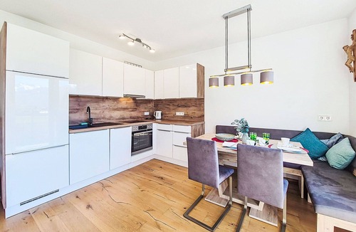 Uderns Apartment | Beautiful apartment for 4 guests with WIFI, TV and balcony