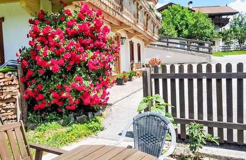 Hainzenberg Villa | Beautiful apartment in villa for 12 people with WIFI, TV, patio and panoramic view