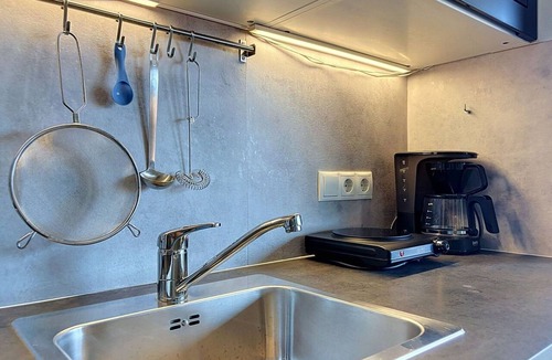 Kaprun Villa | Beautiful apartment in villa for 4 guests with TV, balcony and pets allowed