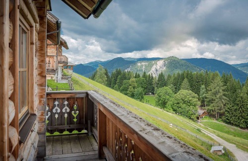 Pichl-Preunegg House | Beautiful apartment in villa for 7 guests with WIFI, TV, balcony and panoramic view