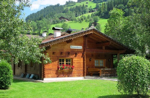Ramsau im Zillertal House | Beautiful private villa for 12 people with WIFI, TV, patio and pets allowed