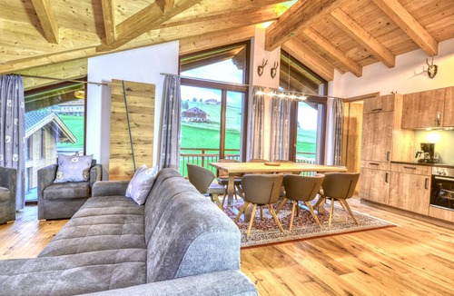Kaprun House | Beautiful Austrian style Chalet at the ski slope