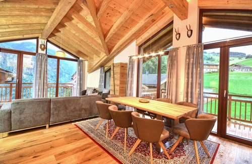 Kaprun House | Beautiful Austrian style Chalet at the ski slope