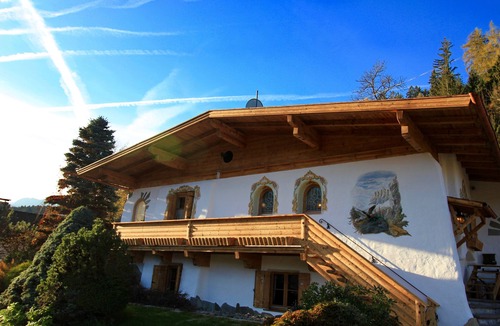 Emberg Ski Chalet | Beautiful chalet in Tyrolean style, high near Zillertalbahn, pets welcome