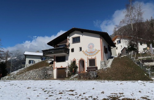 Alvaneu House | Beautiful private villa for 8 people with WIFI, TV, patio, pets allowed and panoramic view