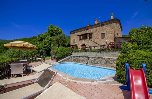 Bivio Lugnano Villa | Beautiful private villa for 18 people with private pool, WIFI, TV, veranda and pets allowed