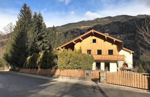 Rangersdorf House | Beautiful spacious group house with big garden and cozy bar