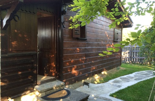 Belmont-sur-Lausanne Ski Chalet | Belmont Sur Lausanne: Studio in a chalet overlooking the lake