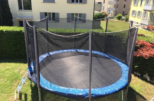 Pfaffikon District House | Big House With 7 Rooms on 2 Floors and Free Parking in Front for Yourself
