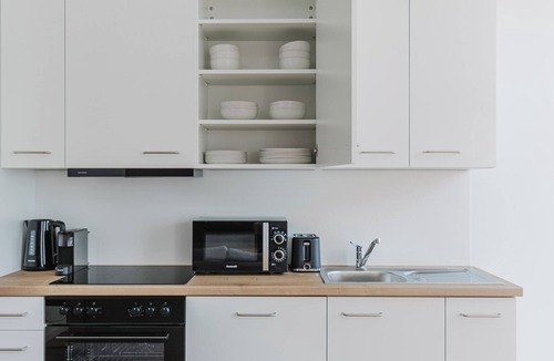 Erdberg Apartment | Blueground | Landstraße, w/d, fully furnished