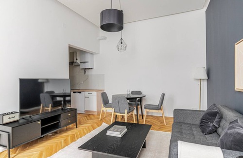 Hundsturm Apartment | Blueground | Margareten, elevator, nr Naschmarkt