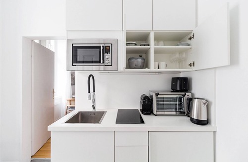 Mariahilf Apartment | Blueground | Mariahilf, fully furnished & ready