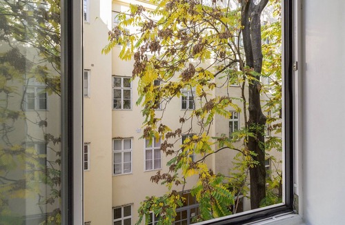Mariahilf Apartment | Blueground | Mariahilf, fully furnished & ready