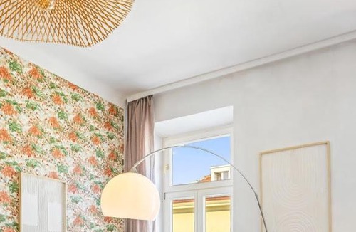 Favoriten Apartment | BOHO Dream Apartment 4BR AC Big