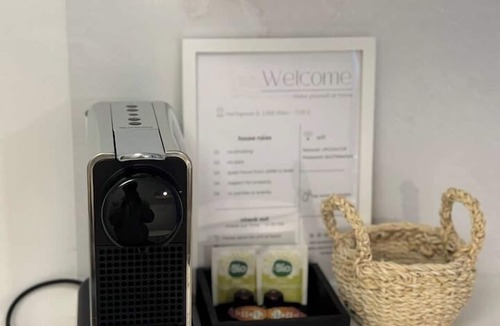 Brigittenau Apartment | Boho Suite Augarten, 10min to City Center, Terrace