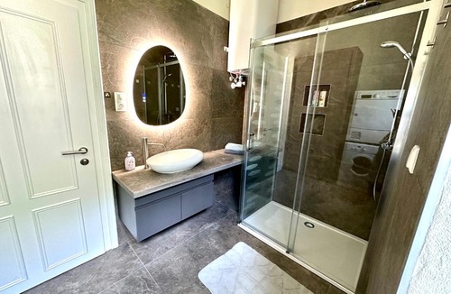Altstadt Apartment | Book-A-Room Salzburg Apartment 33