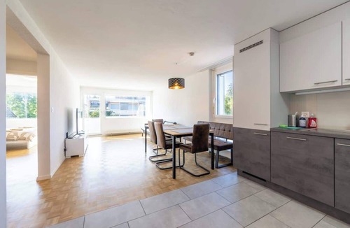 Gwatt Apartment | Bright and Big Lake Thun Apartment | Walk to Lake
