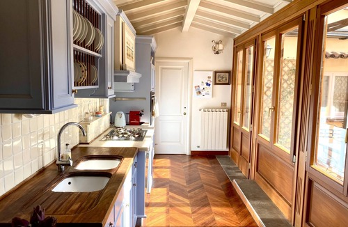 Santa Maria Novella Apartment | Bright and elegant flat with terrace by the river