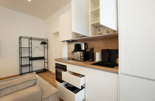 Funfhaus Apartment | Bright, modern and central flat with a terrace