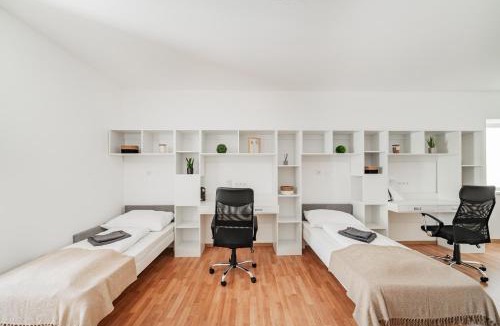 Wiener Neustadt Apartment | Central Urban Studio