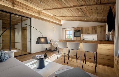 Strobl Apartment | Chalet Apartment with Sauna for 2 Guests | at Lake Wolfgang | schwalbenNEST